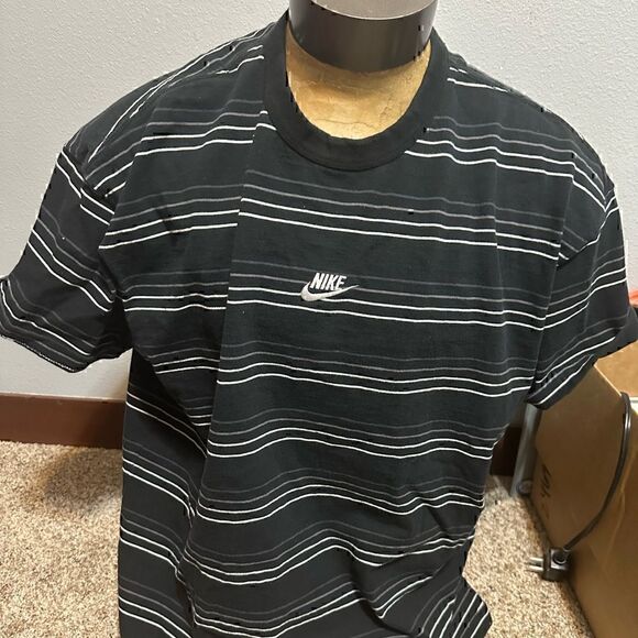 The Nike Tee Black/White Striped Mens XXL Short Sleeve - Picture 1 of 5